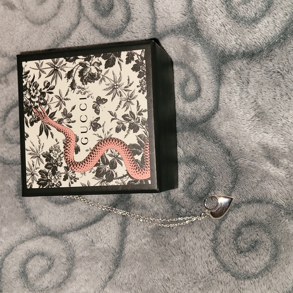 Gucci heart necklace